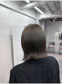 オリーブグレージュ