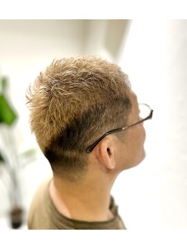 美容室 スタジアム(Stadium) ソフトモヒカン 大人ミルクティー