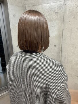 エウペ 渋谷(WEUPE) 斜めバング/グレージュカラー/デザインカラー/シルキーベージュ