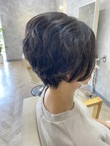 ポノ(pono)&nbsp;クセ毛を生かした前下がりショート！