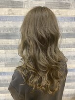 ベンティレオ(venti Leo)&nbsp;ロングヘア　オリーブベージュ　ブリーチなし　ミックス巻き