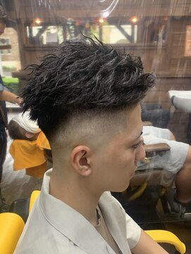 ラボーテイサミヘアーイースト(La.beaut'e ISAMI HAIR EAST) MEN’S HAIRハイライトマッシュパーマ〈理容室〉東浦和メンズ