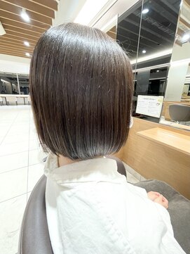 クォーターシーズンズ 茗荷谷(QUARTER SEASONS) 切りっぱなし　ぱつん　ボブ