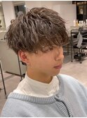 無造作ツイストミックスパーマ　刈り上げマッシュ