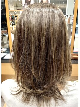 オアシスアヴェダ 東武船橋(OASIS AVEDA) ミディアムレイヤー×ハイライト