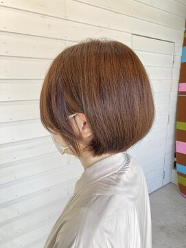 ラコスタ(LaCosTa) 大人可愛いナチュラル丸みボブ×ハイトーンブラウン