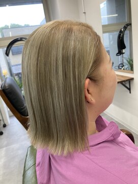 シャフト(SHAFT) バレイヤージュ風ハイライト♪