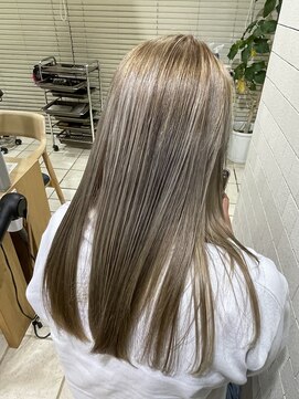 エムプラス センター北(M.plus) ハイライトカラー×グレージュカラー