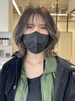 イヴォークトーキョーオーサカ(EVOKE TOKYO osaka)&nbsp;レイヤーカット くびれボブ 韓国風 インナーカラー 巻き髪