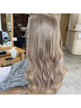 フツーロ 栄(FUTURO) プルエクステ