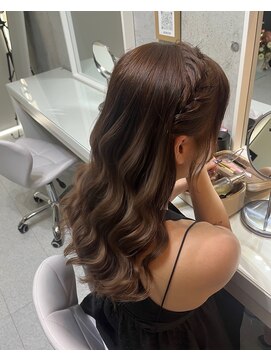 リーム(LEAM) 編み込みアレンジ