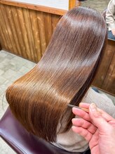 美容室 アーク 縮毛矯正のメンテナンスに、至高の髪質改善トリートメント