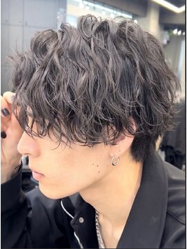 フィフス トウキョウ (fifth TOKYO) 渋谷ツイストスパイラルパーマメンズカットラウンドマッシュ30代