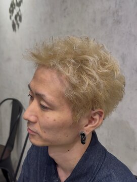 アポロ 横浜駅店(apollo) MEN’S HAIR/サーフカール/刈り上げセンターパート/ブリーチ