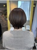 ひし形大人くびれショートヘア||白髪ぼかしハイトーン