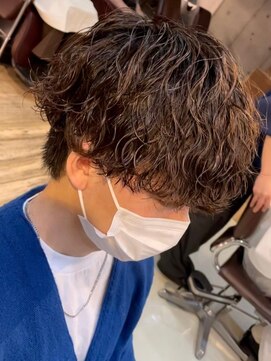 テン 心斎橋(tenn.) 心斎橋メンズ波巻きパーマツイストスパイラルパーマルーズパーマ