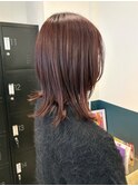 ツヤ感レッドブラウン×ゆる外ハネミディ