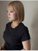前下がりボブ/大人ショート/ハイトーン/ミルクティーベージュ