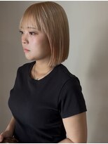 ドクターズサロン レラパール&nbsp;前下がりボブ/大人ショート/ハイトーン/ミルクティーベージュ