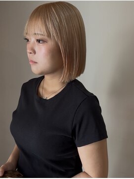 ドクターズサロン レラパール 前下がりボブ/大人ショート/ハイトーン/ミルクティーベージュ