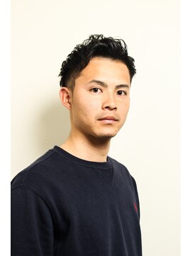 メリケンバーバーショップ フクオカ(MERICAN BARBERSHOP FUK) かき上げヘアショートレイアーくせ毛風パーマトランクスヘアb6