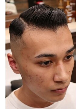 アクセプトザワールドバーバー(Accept the world barber) パートスタイル×スキンフェード