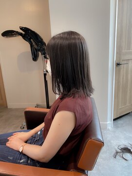 ネイヴィル オモテサンドウ(navile omotesando) ☆ブリーチなしグレージュカラー外ハネボブ☆