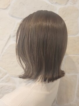 アムネシア 三軒茶屋(AMNESIA) グレーベージュ/ナチュラルアッシュ/エアストレート