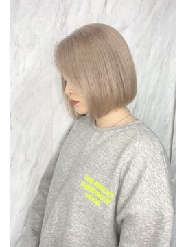 リア 大阪梅田(Ria) ～ミルクティーべージュ　前下がりボブ～【Ria 大阪 梅田】