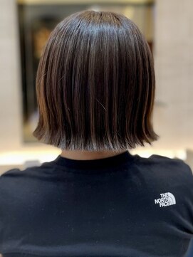 ザビー(THE B) 本八幡×イヤリングカラー×ミニボブ×紫