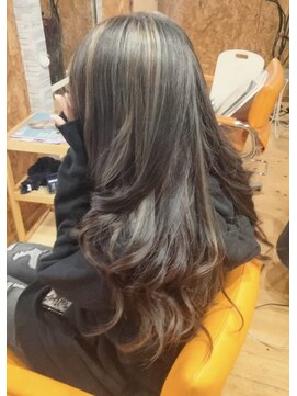 ペポニ(peponi) 巻き髪スタイル