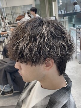 フィフスパーク(fifth PARK) 渋谷メンズハイライトカラー緩めスパイラルパーマメッシュカラー