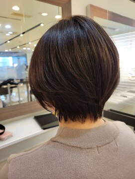 スタイル 成城学園前(STYLE) 丸み×くびれで“首が細く見える”大人ショート 朝5分でキマる