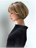 ブリーチ ブロンドベージュ 顔周りカット ショートボブ