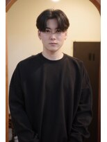 エディ(Edy)&nbsp;メンズセンターパートコンマバングケアパーマ韓国ヘアカルマヘア