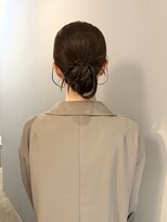 サンプラス(san+)&nbsp;【リコ】タイトにまとめた低めお団子アレンジ