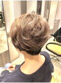 アシメショート、ツートン、ミルキーグレージュ