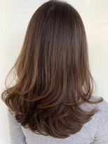 ケーツーナゴヤ(K two NAGOYA) ふわっとボリュームのロングレイヤー小顔ヘアスタイル。