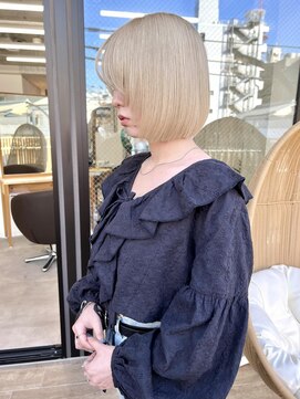 オプス 大名店(Ops) ブロンドミルクティー×ハイトーンカラー×顎ラインボブ