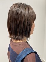 アルフレッド 桜本町店(alfRed) 切りっぱなしボブ 外はねボブ 白髪ぼかし