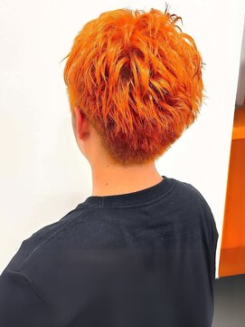 サニー美容室 ハイトーン スパイキーショート オレンジカラー ブリーチ 10代
