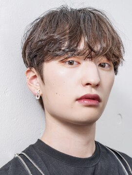 シド 表参道(s.i.d) 垢抜け男子の秘密兵器！Kpopアイドル風メンズメイク