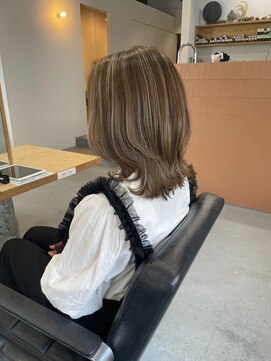 リブ(LIV) コントラストハイライト/グレージュ/ハイライトカラー