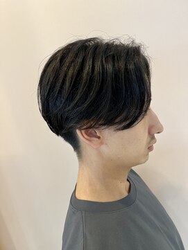 レジナヴィータ 栄(Reginavita) 毛流れセンターパート