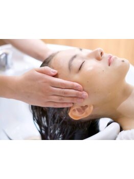 バージョンアップした大人気の極上整頭術！骨格バランスを整え、育毛促進～エイジングなどの美容効果まで◎