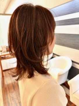 アロマエミュー(aroma emue) 外ハネミディ