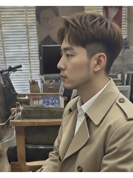 エンドオム(AND HOMME) ナチュラルフェードのアップバングセンタースタイル