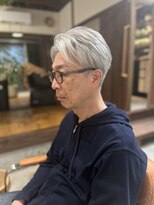 よろ家&nbsp;センターパート ツーブロックスタイル