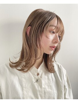 エレノア 吉祥寺北口店(Eleanor) レイヤーカット　ミディアムレイヤー　くびれボブ　ベージュ