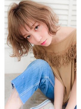 アリー 原宿 表参道(ALLY) [ALLY阿部]外ハネ×透け髪アッシュベージュ×シースルーバング